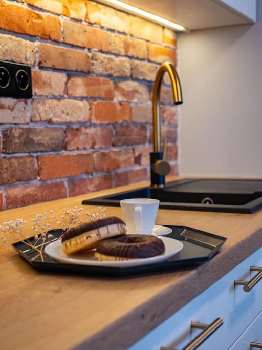 Chic Apartment In Historic Koneser Area Varsovia Exterior foto