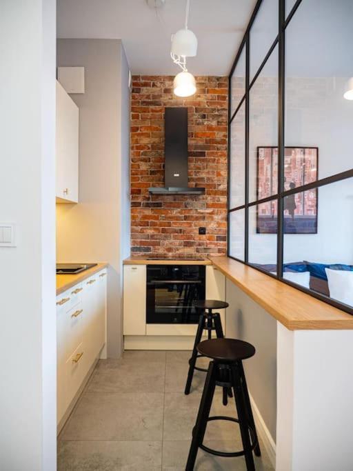 Chic Apartment In Historic Koneser Area Varsovia Exterior foto
