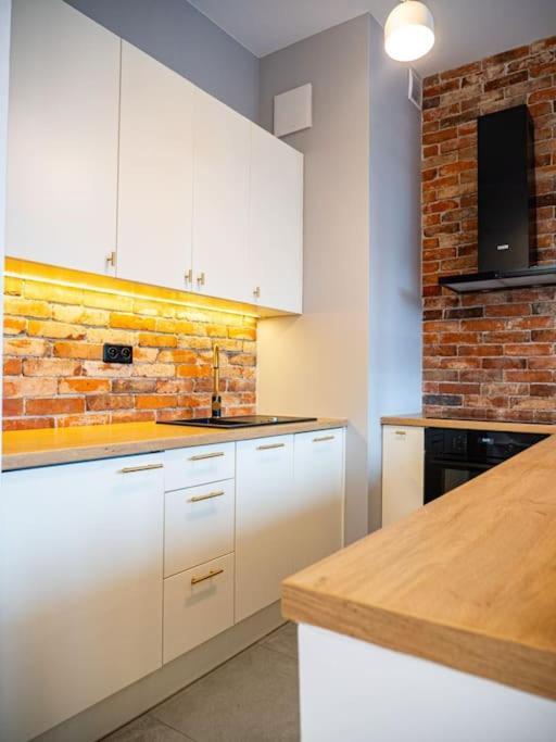 Chic Apartment In Historic Koneser Area Varsovia Exterior foto