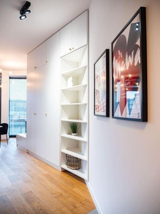 Chic Apartment In Historic Koneser Area Varsovia Exterior foto