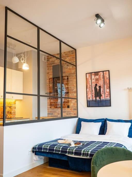 Chic Apartment In Historic Koneser Area Varsovia Exterior foto