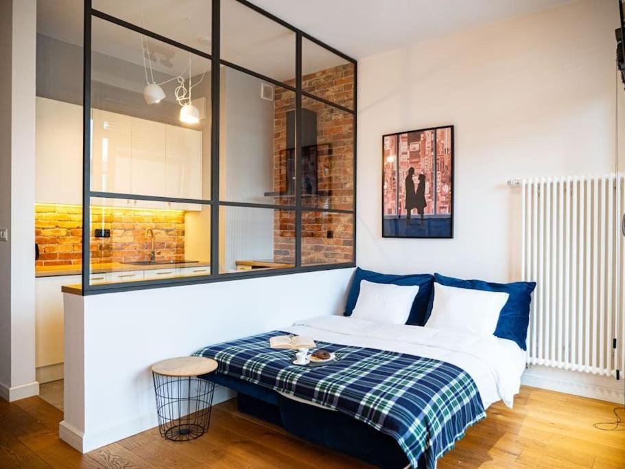 Chic Apartment In Historic Koneser Area Varsovia Exterior foto