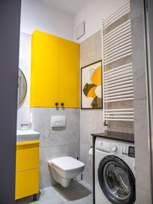 Chic Apartment In Historic Koneser Area Varsovia Exterior foto